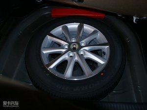 2010款240G 豪华版 备胎