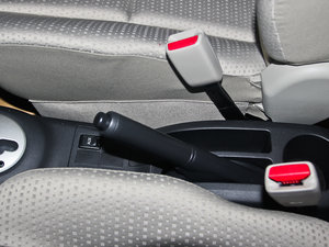 2011款1.6E 自动魅动版 驻车制动器