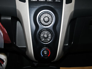2011款1.6E 自动魅动版 空调调节