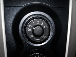2011款1.6E 自动魅动版 中控区