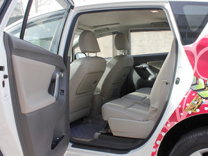 2011款200V 7座CVT至尊导航版 后排空间