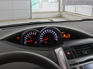 2011款180E 5座CVT精英版 仪表