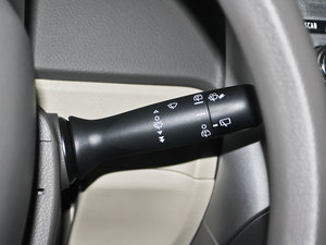 2011款180E 5座CVT精英版 中控区