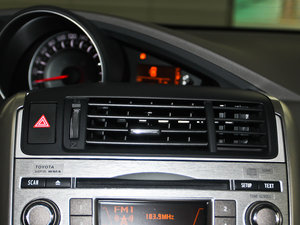 2011款180E 5座CVT精英版 空调出风口