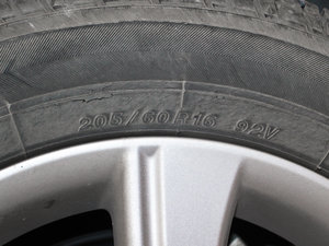 2011款180G 5座CVT舒适版 轮胎尺寸