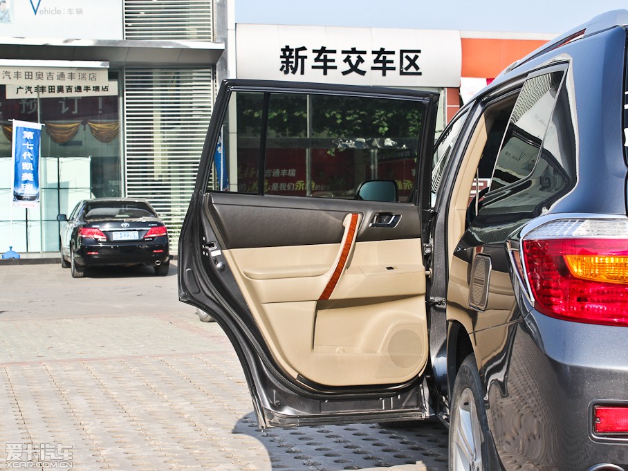 2011hm_(d) 2.7L (q)A(do)