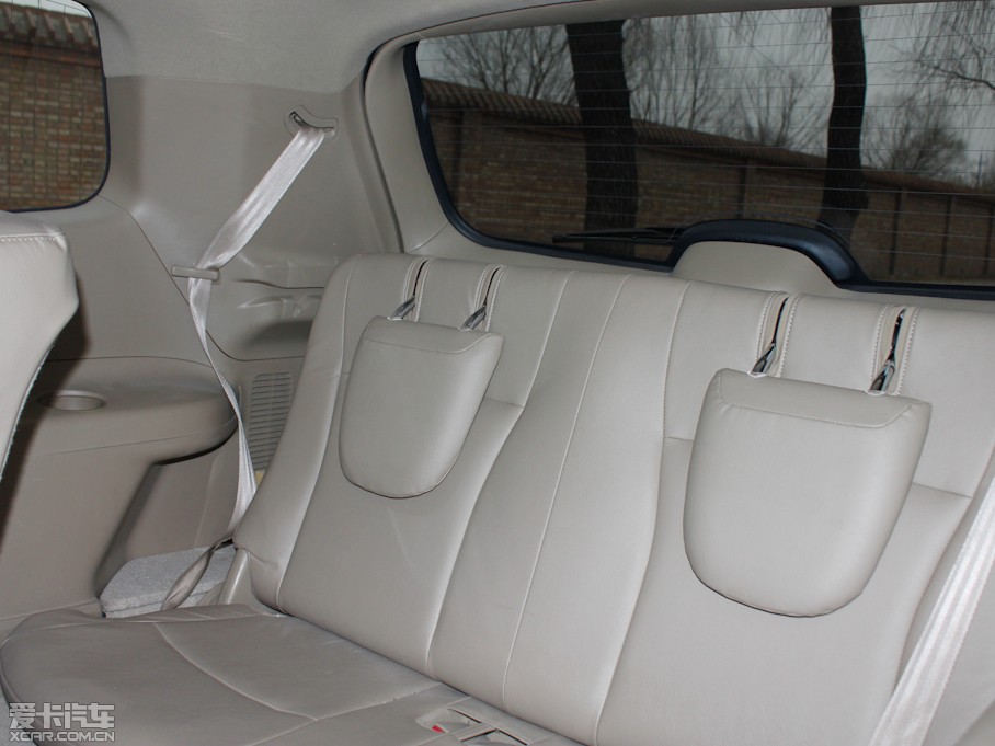 2011hm_ 2.7L (q)A(do)