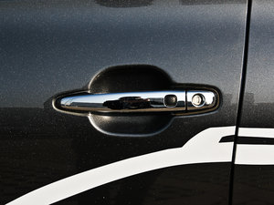 2011款2.7L 两驱豪华导航版 主驾门拉手