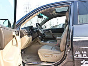 2011款2.7L 两驱豪华导航版 前排空间