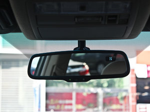 2011款2.7L 两驱豪华导航版 车内后视镜