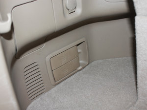 2011款2.7L 两驱豪华导航版 空间座椅