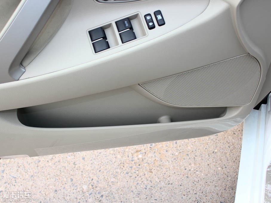 2011��P���� 200E ��Ӣ�촰��