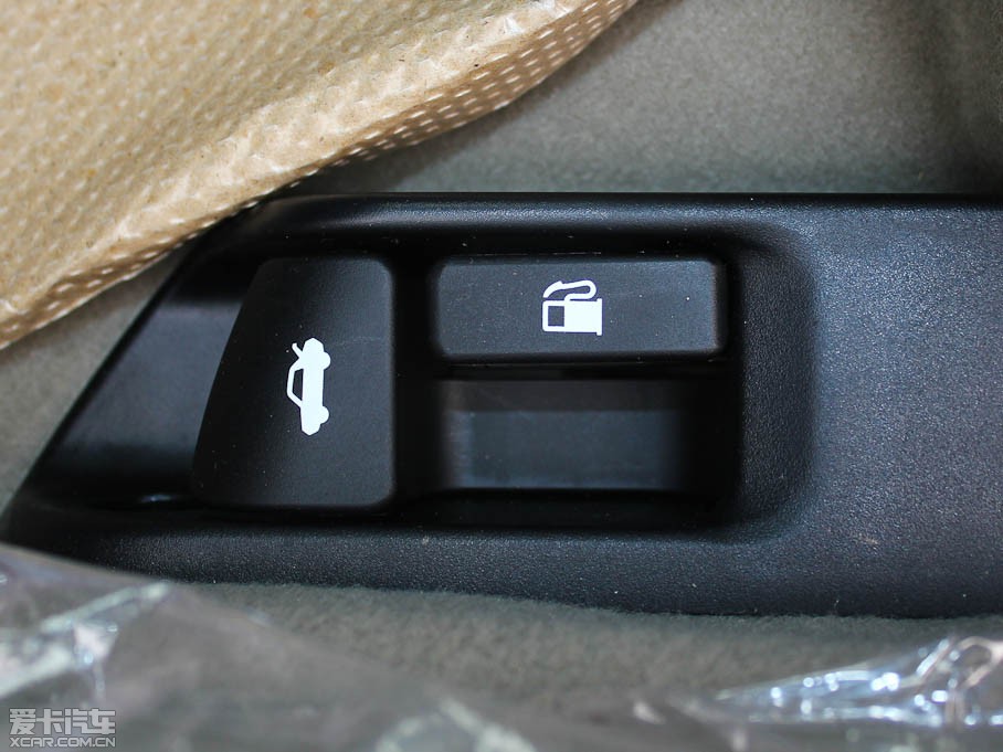 2011��P���� 200E ��Ӣ�촰��