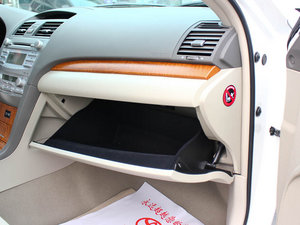2011款200E 精英天窗版 手套箱
