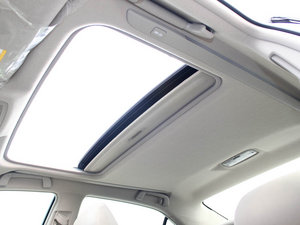 2011款200E 精英天窗版 空间座椅