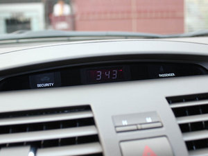2011款200E 精英天窗版 中控区