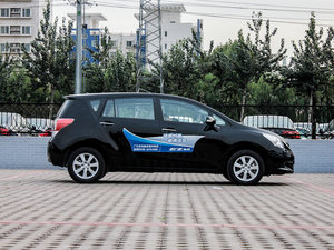 2011款200V 7座CVT至尊导航版 整体外观