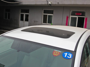 2012款180V 7座CVT至尊多功能版 车顶