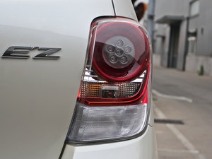 2012款180V 7座CVT至尊多功能版 尾灯