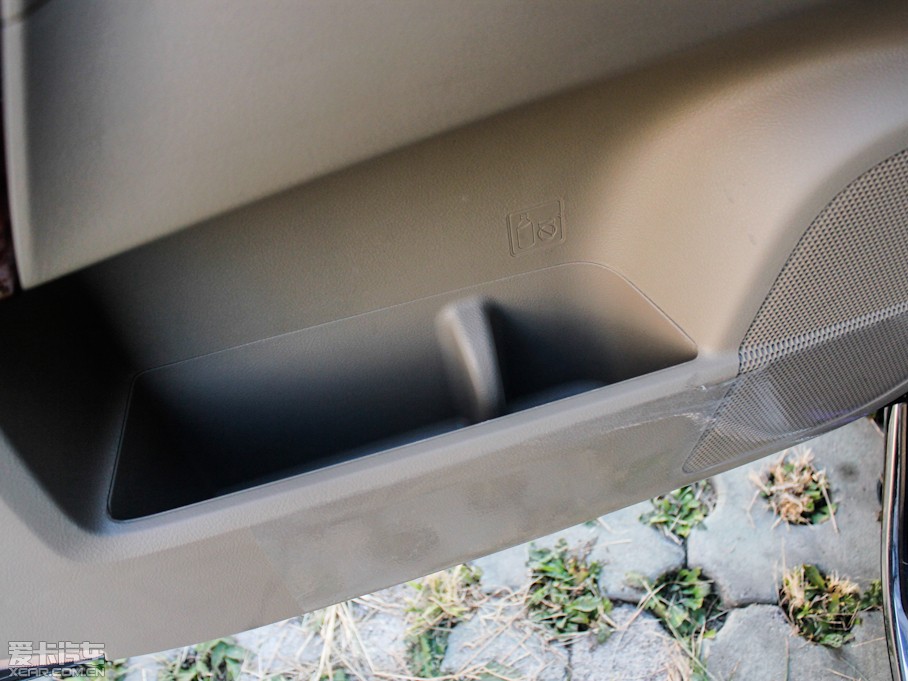 2012��h�m�_ 2.7L ������������