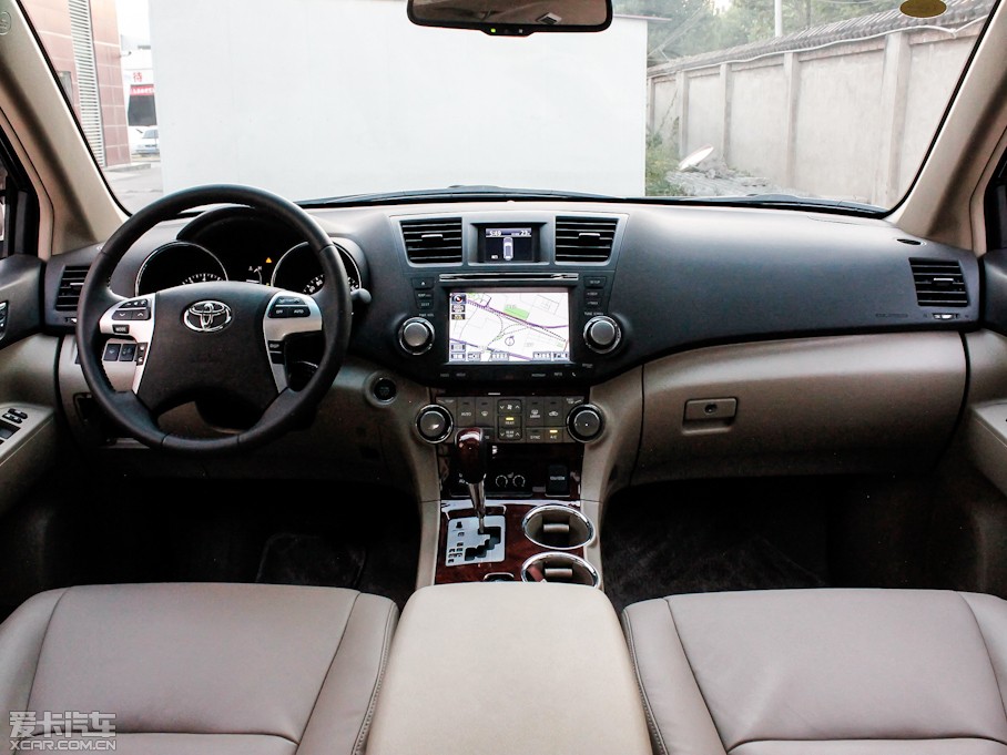 2012��h�m�_ 2.7L ������������