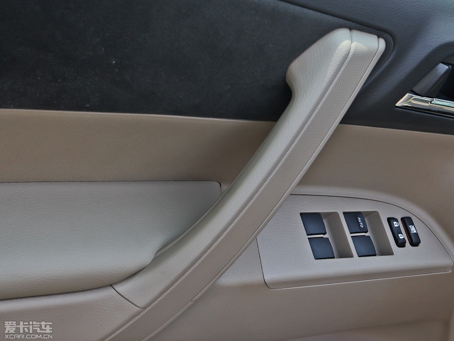 2012��h�m�_ 2.7L ��������\�Ӱ�