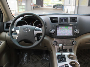 2012款2.7L 七座两驱豪华导航版 中控区