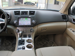 2012款2.7L 七座两驱豪华导航版 中控区