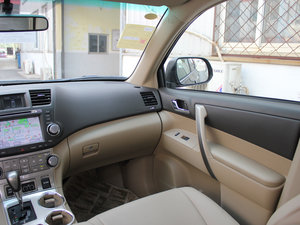 2012款2.7L 七座两驱豪华导航版 中控区