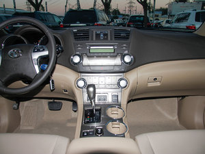 2012款3.5L 七座四驱豪华版 中控台
