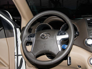2012款3.5L 七座四驱豪华版 中控区