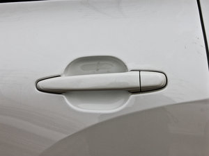 2012款2.7L 五座两驱精英版 主驾门拉手