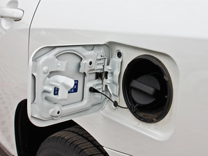 2012款2.7L 五座两驱精英版 油箱盖