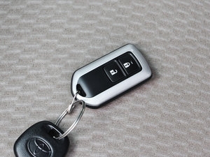 2012款2.7L 五座两驱运动版 车钥匙