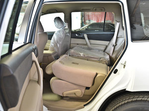 2012款2.7L 七座两驱精英版 后排座椅放倒