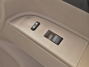 2012款2.7L 七座两驱精英版 中控区
