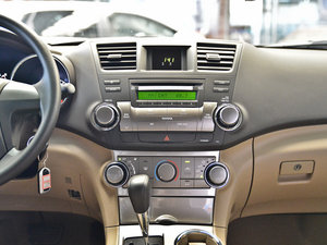 2012款2.7L 七座两驱精英版 中控台