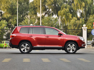 2012款2.7L 七座两驱豪华版 整体外观