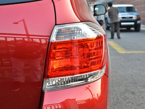 2012款2.7L 七座两驱豪华版 尾灯