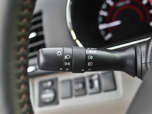 2012款2.7L 七座两驱豪华版 中控区