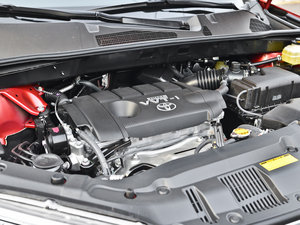2012款2.7L 七座两驱豪华版 发动机
