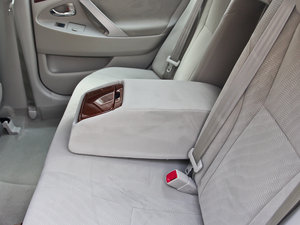 2013款200E 经典精英版 后排中央扶手