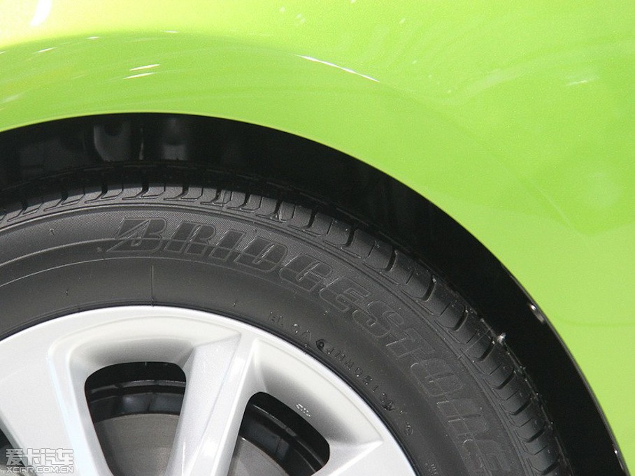 2014��YARiS L ���� 1.3E �ք��ȄӰ�