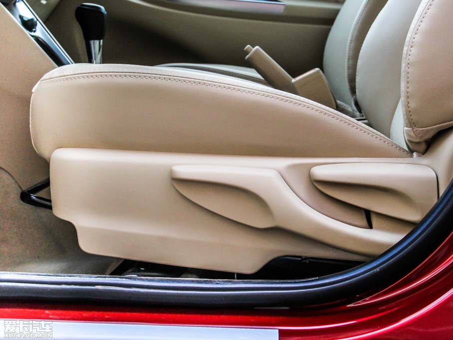 2014YARiS L  1.5GS ԄJӰ