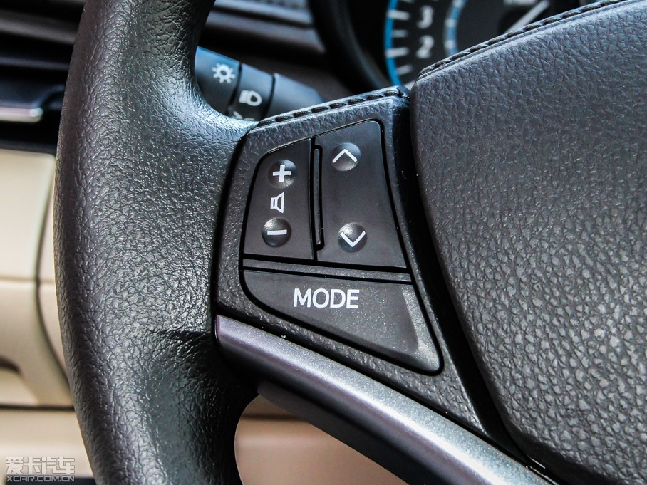 2014YARiS L  1.5GS Ԅ(dng)J(dng)