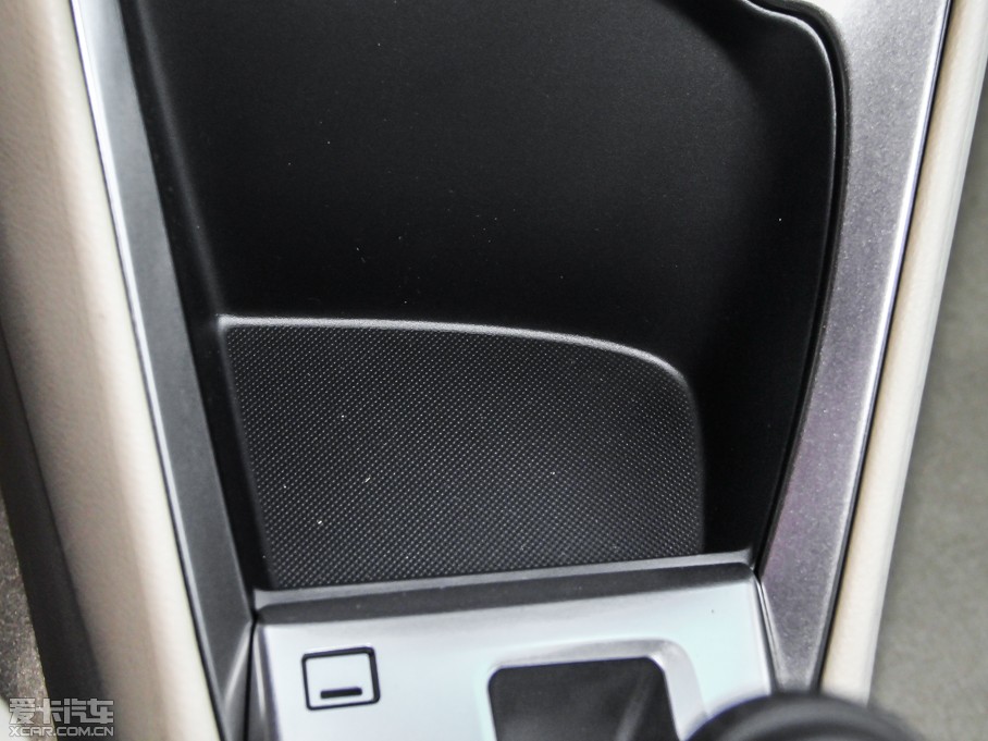 2014YARiS L  1.5GS Ԅ(dng)J(dng)