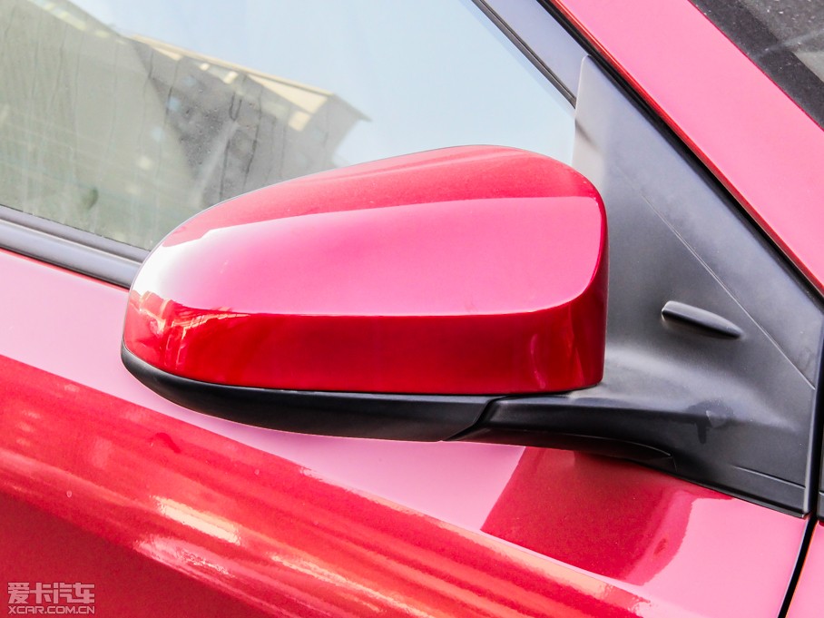 2014��YARiS L ���� 1.5GS �Ԅ��J�Ӱ�