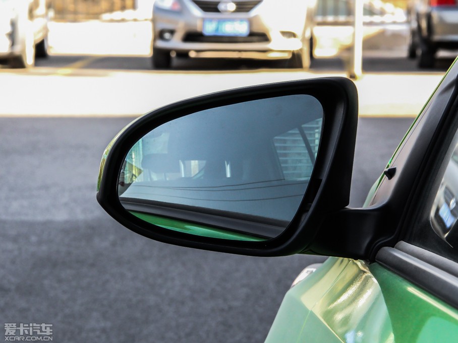 2014��YARiS L ���� 1.5G �Ԅ��ńӰ�