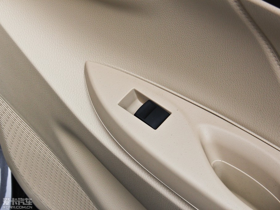 2014YARiS L  1.3E Ԅ(dng)Ȅ(dng)