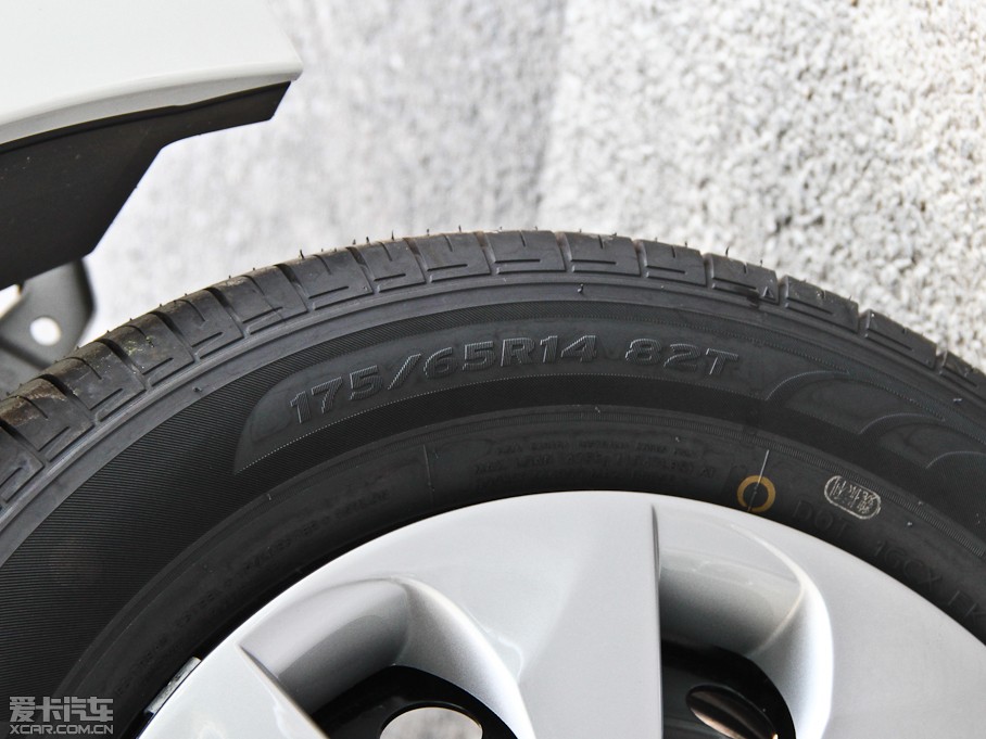 2014��YARiS L ���� 1.3E �ք��ȄӰ�